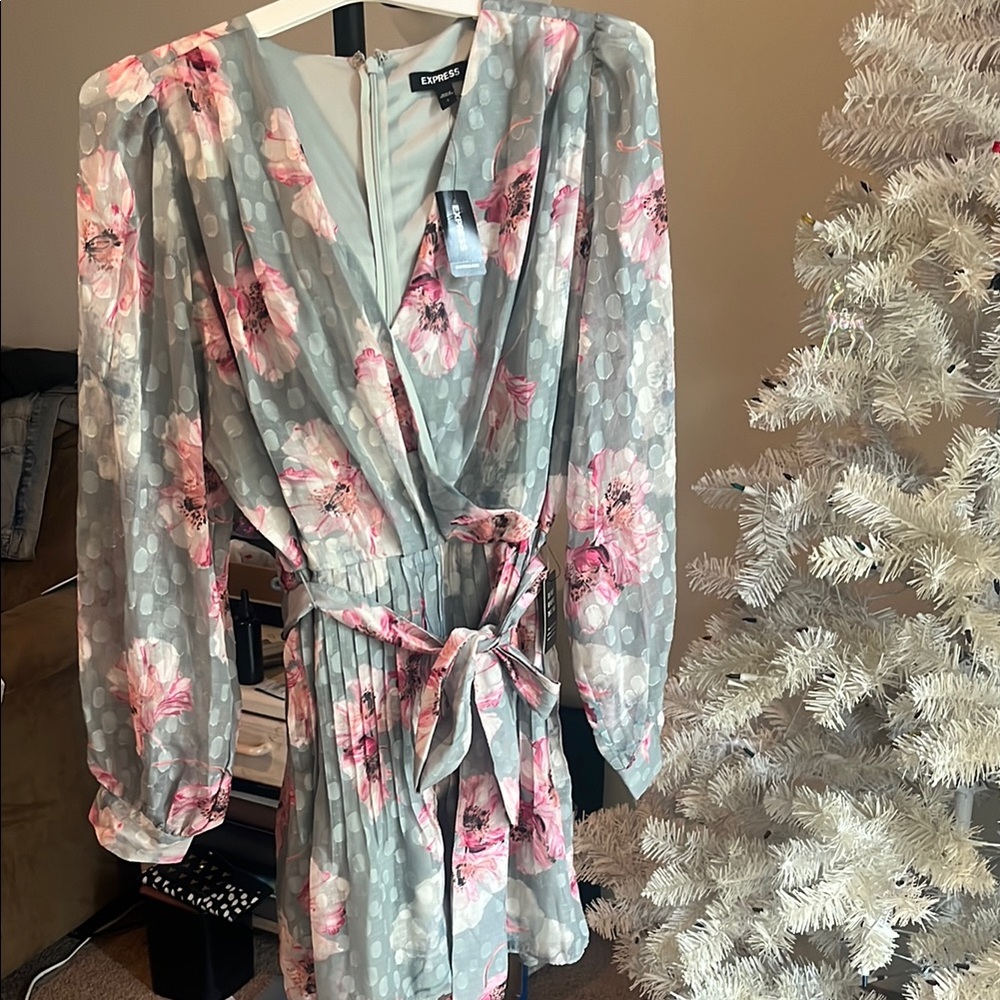 Floral Long Sleeve Wrap Romper - Picture 11 of 16